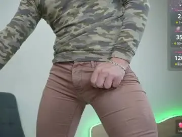 Chaturbate Adult Video Chat of alexandrblatenn