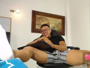 Chaturbate Nude Webcam of alejandrocock23