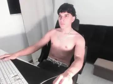 Chaturbate Nude Webcam of couple_sexxy7