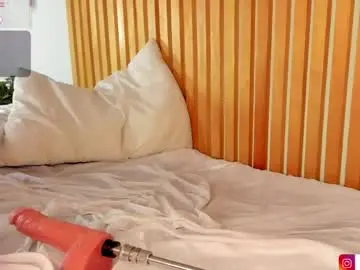 Chaturbate Sex Cam of scarlett_grey_1