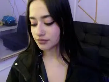 Chaturbate Live Sex Cam of isa__rodriguez
