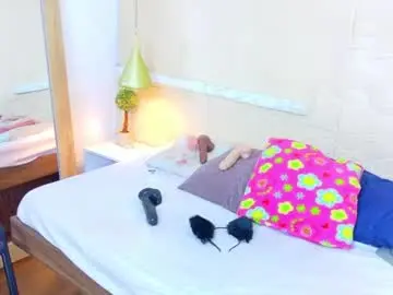 Chaturbate Free Porn Cam of tiny_whore18