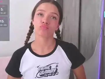 Chaturbate Live Sex Cam of camilamonroee