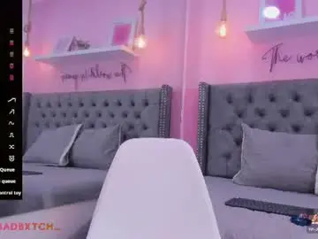 Chaturbate Live Porn of realbadbxtch