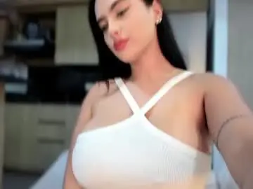 Chaturbate Adult Webcams of yenifer016