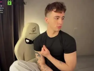 Chaturbate Live Porn of adampolerno