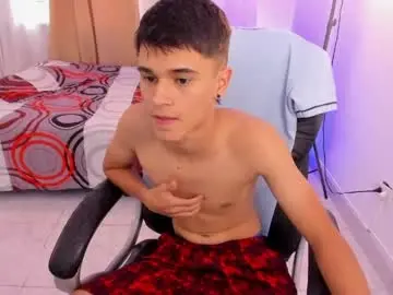 Chaturbate Free Porn Cam of aron_boyy