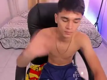 Chaturbate Best live sex cam show of aron_boyy