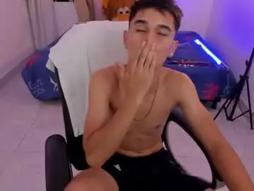 Chaturbate Nude Webcam of aron_boyy