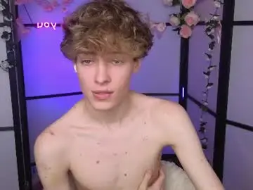 Chaturbate Sex Cam of curly_twinkboy
