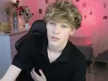 Chaturbate Best live sex cam show of curly_twinkboy