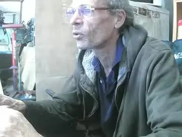 Chaturbate Live Sex Cam of 03oldskoolatgm