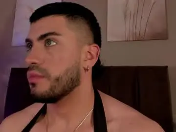 Chaturbate Live Porn of alexander_diiaz