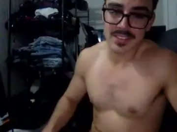 Chaturbate Best live sex cam show of luvrboy77