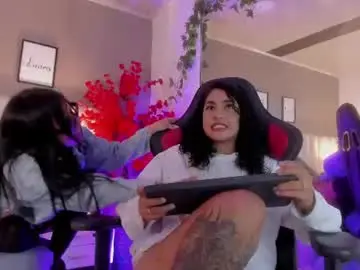 Chaturbate Live Sex Cam of kiara_kismet9