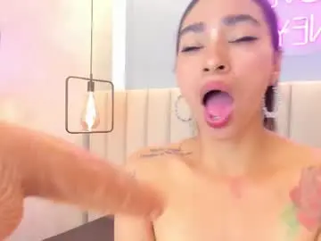 Chaturbate Free Live Porn of leamonroe__