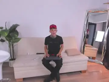 Chaturbate Free Porn Cam of darwin_stark