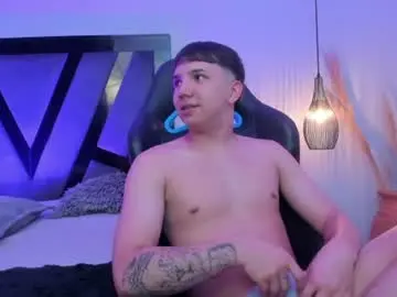Chaturbate Free Live Porn of andy_miller5