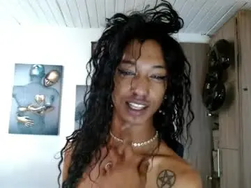 Chaturbate Best live sex cam show of maidi_hot