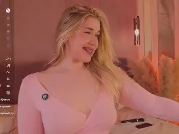 Chaturbate Live Sex of smiley_mia_