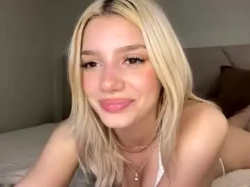 Chaturbate Live Sex Cam of skyemaeee