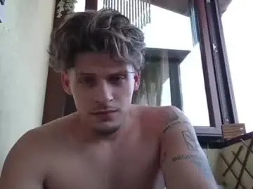 Chaturbate Live Sex Cam of roberto_twink1