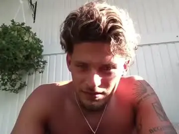 Chaturbate Live Sex of roberto_twink1