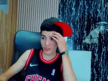 Chaturbate Sex Cam of enzoo_smith