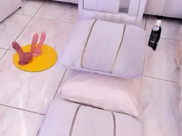 Chaturbate Sex Cam of megan_glow_