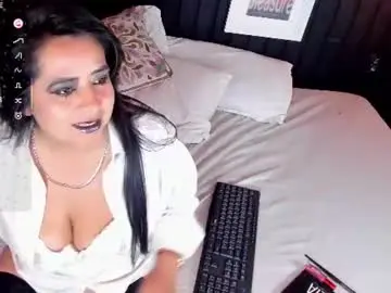 Chaturbate Watch Live Sex Cams of miia_velvet_