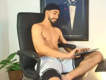Chaturbate Live Porn of kratoswolf