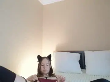 Chaturbate Live Sex Cam of luvlivvvyy