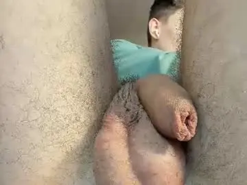 Chaturbate Live Sex Cam of kevin_hornyyy