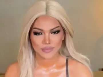 Chaturbate Live Sex Cam of chinita_titi