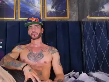 Chaturbate Best live sex cam show of darwin_horny2
