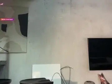 Chaturbate Live Sex Cam of golden_alinee