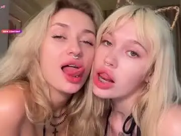Chaturbate Sex Cam of golden_alinee