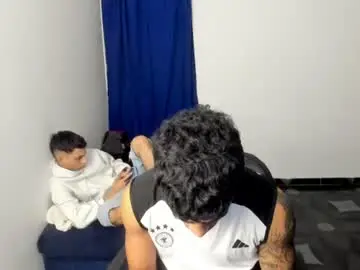 Chaturbate Live Sex Cam of master_boy28
