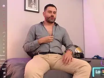 Chaturbate Live Sex Cam of jonas_beard1