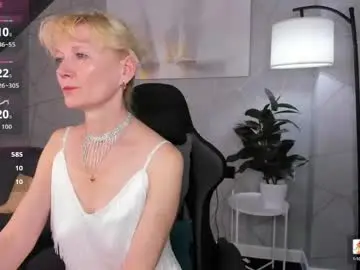 Chaturbate Live Porn of julie_lucasss