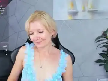 Chaturbate Sex Cam of julie_lucasss