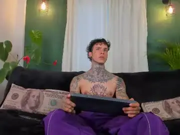 Chaturbate Best live sex cam show of aron_ford