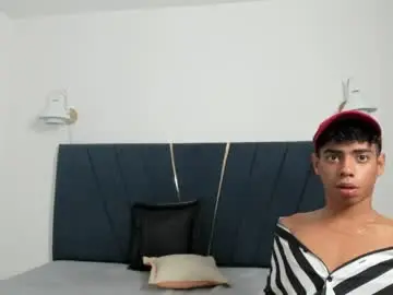 Chaturbate Best live sex cam show of alexx_cum18