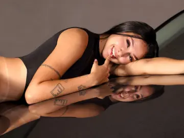 Imlive Nude Webcam of CelestinaCano