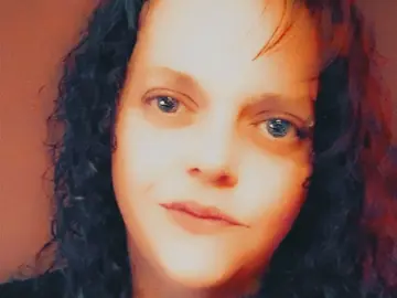 Imlive Live Sex Cam of TinyDoll