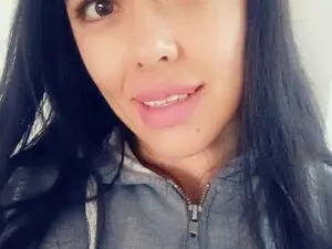 Myfreecams Watch Live Sex Cams of Clau_squirt34