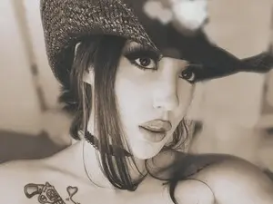 Myfreecams Adult Webcams of EMMEL1NE