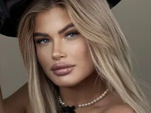 Myfreecams Watch Live Sex Cams of SylverEyesz
