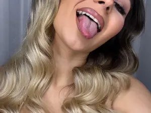 Myfreecams Watch Live Sex Cams of AnniaSummer