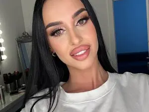 Myfreecams Adult Video Chat of KairaAndrews